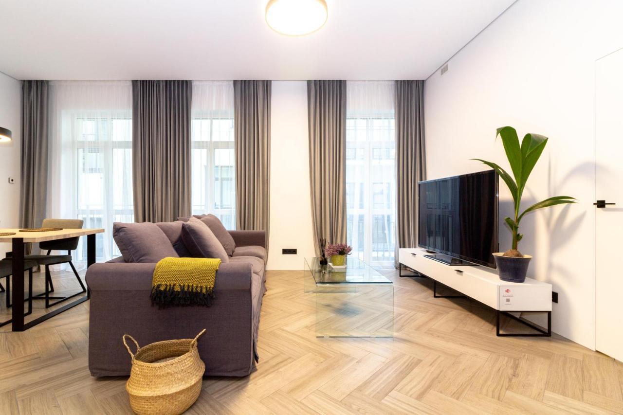 Cohost I Oldtown 60M2 Apt W-Garage Parking, Balcony & Self Check-In Vilnius Luaran gambar