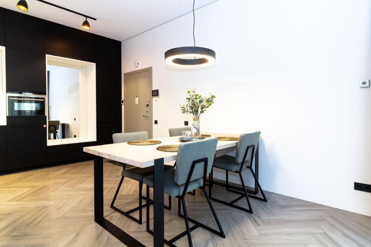 Cohost I Oldtown 60M2 Apt W-Garage Parking, Balcony & Self Check-In Vilnius Luaran gambar