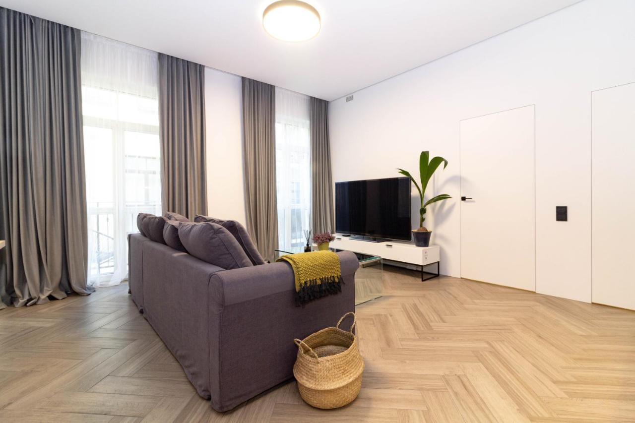 Cohost I Oldtown 60M2 Apt W-Garage Parking, Balcony & Self Check-In Vilnius Luaran gambar