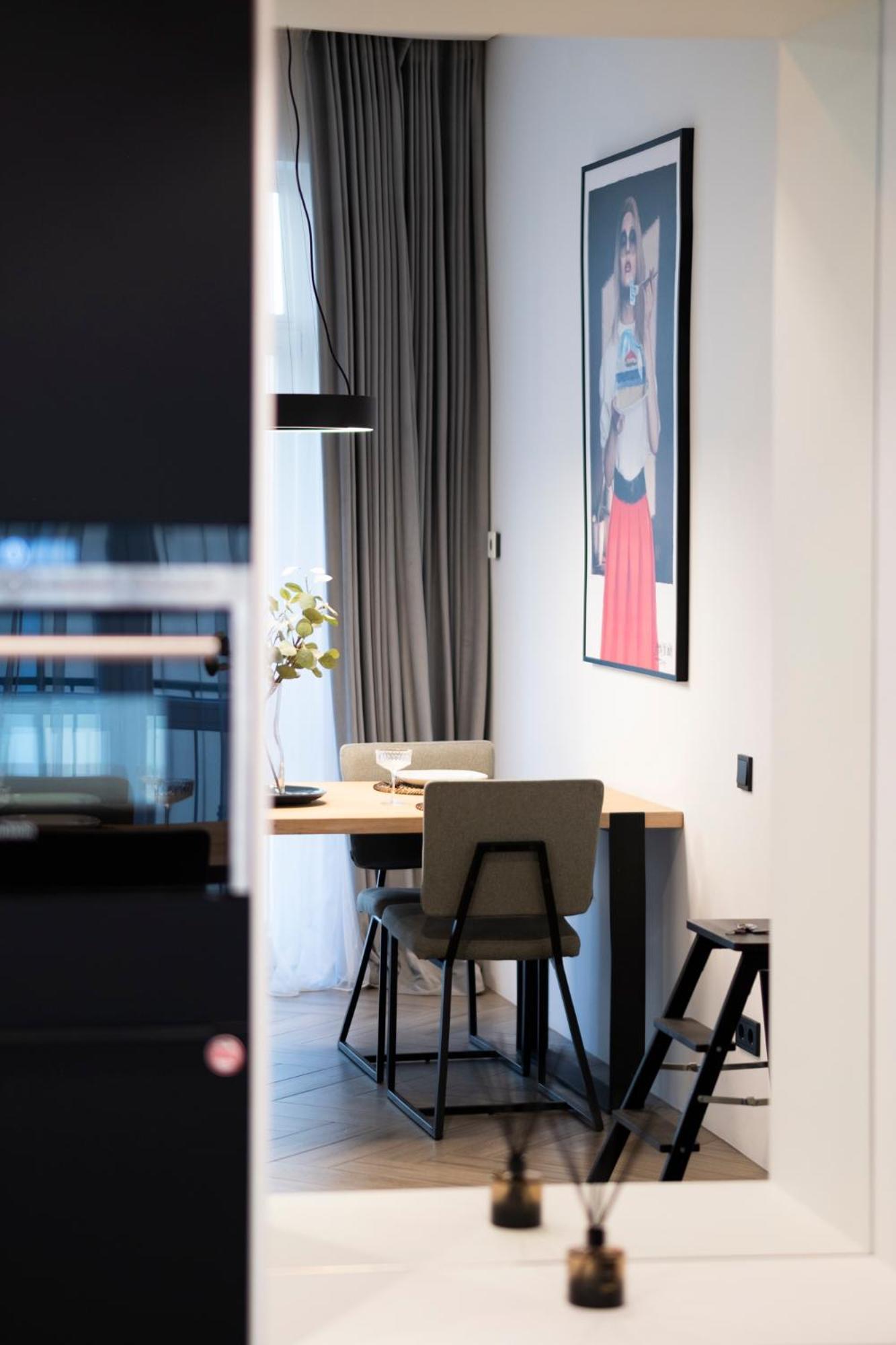 Cohost I Oldtown 60M2 Apt W-Garage Parking, Balcony & Self Check-In Vilnius Luaran gambar