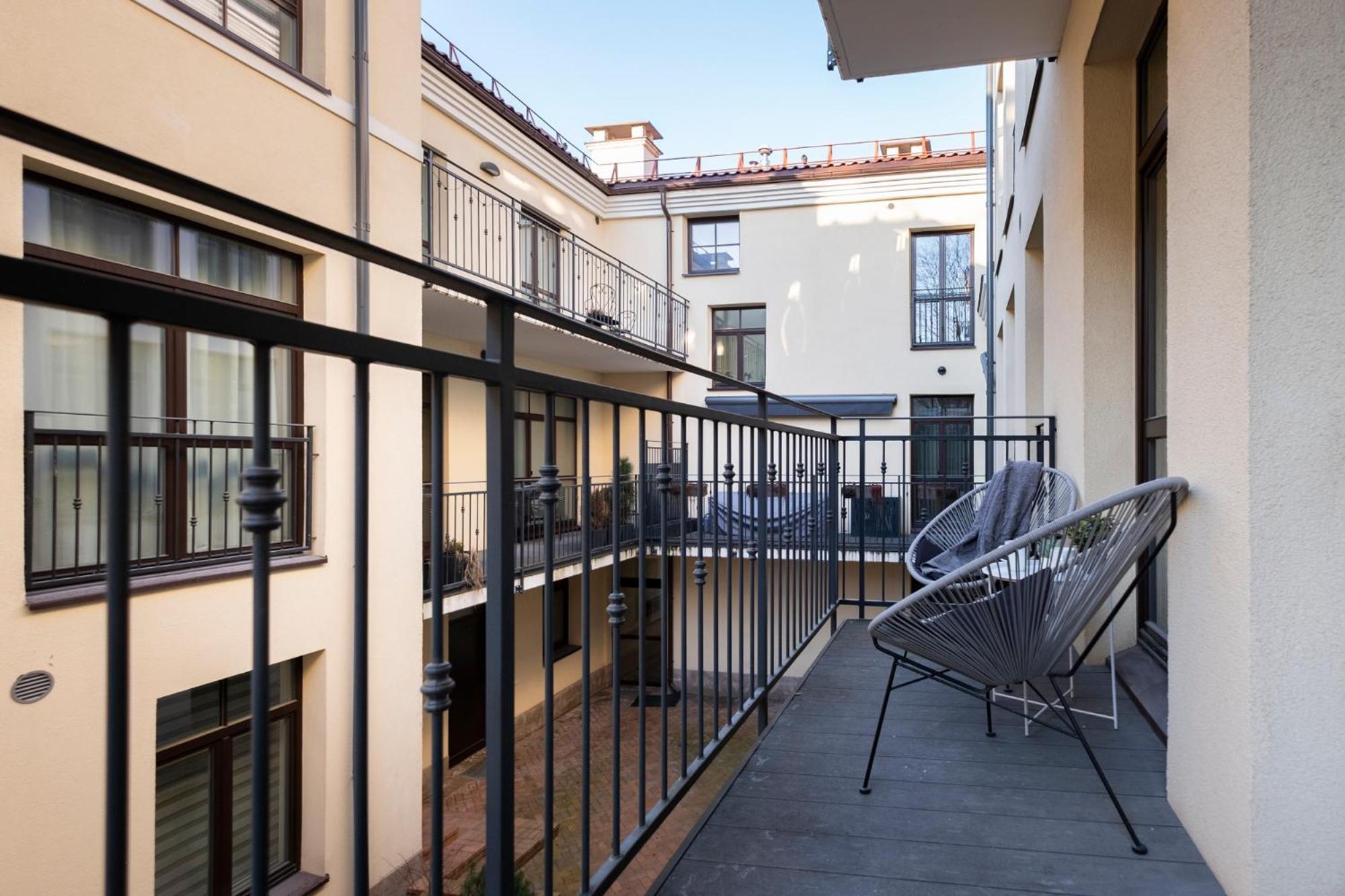Cohost I Oldtown 60M2 Apt W-Garage Parking, Balcony & Self Check-In Vilnius Luaran gambar
