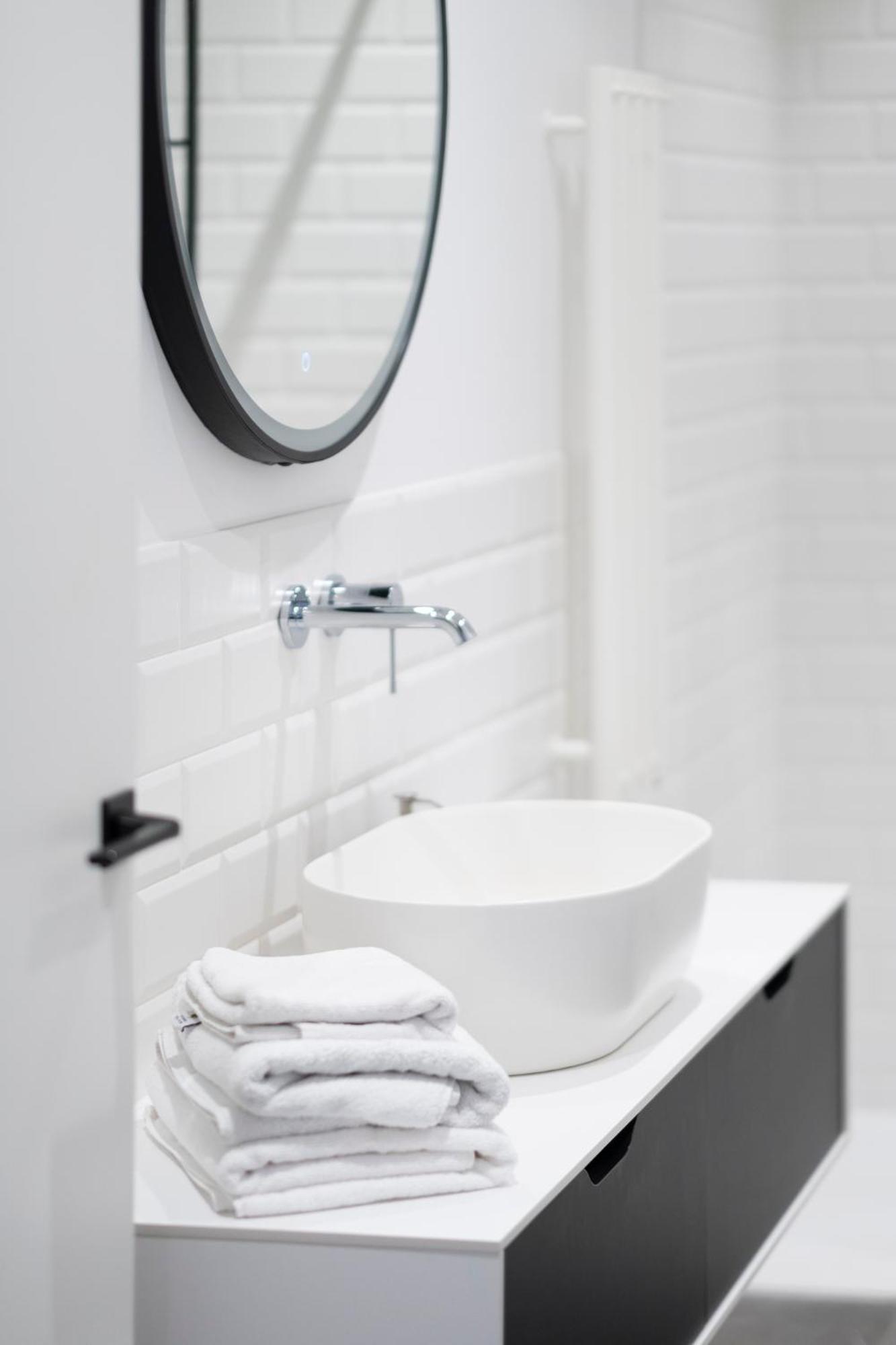 Cohost I Oldtown 60M2 Apt W-Garage Parking, Balcony & Self Check-In Vilnius Luaran gambar