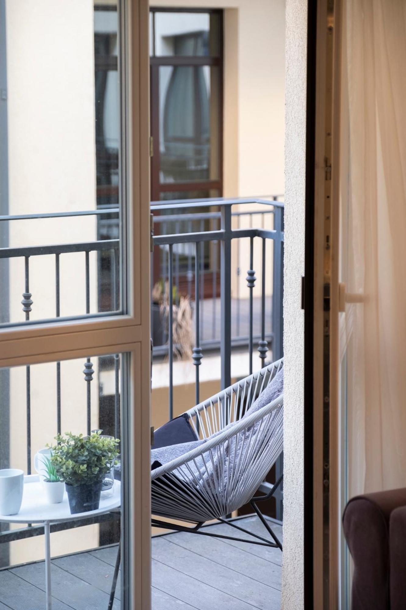 Cohost I Oldtown 60M2 Apt W-Garage Parking, Balcony & Self Check-In Vilnius Luaran gambar